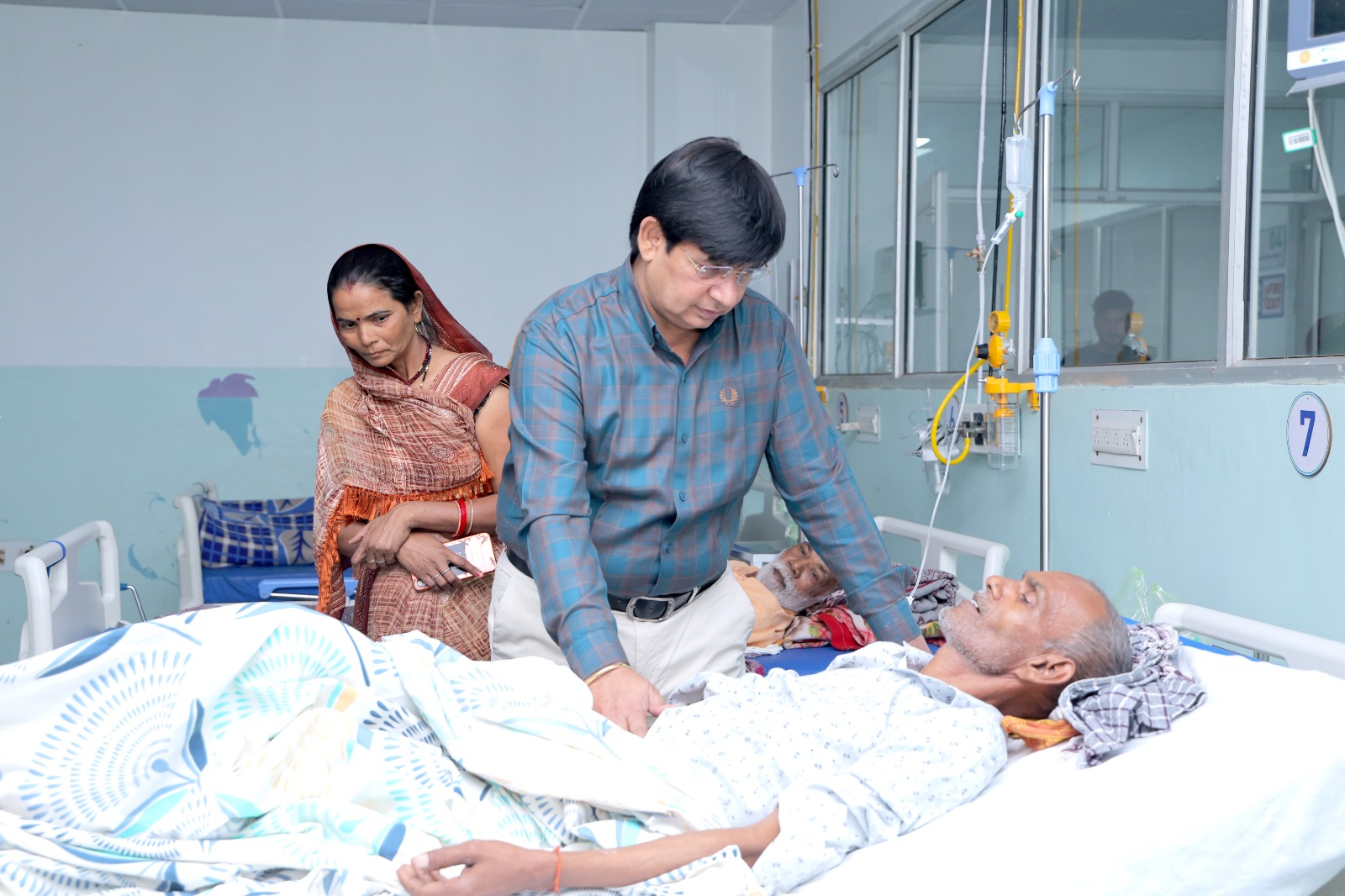 Doctor interacting with a patient.